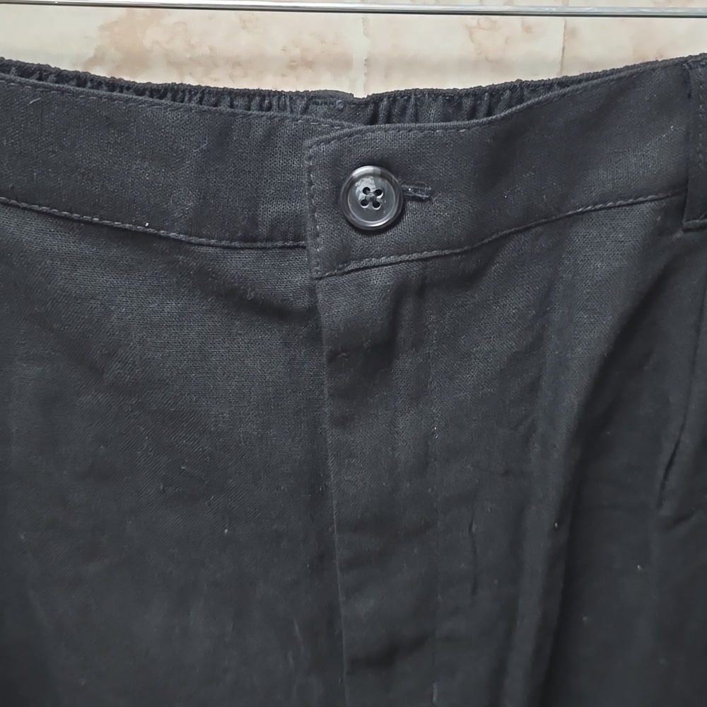 Time and Tru Women's Black Flat Front Shorts - Picture 4 of 8